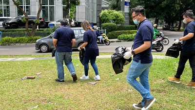 Bertling Indonesia participates in local cleanup session
