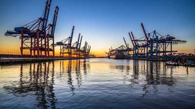 Hamburg Port and Elbe Closed as Pilot Boats Join Public Sector Strike