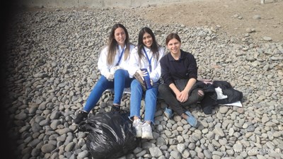 Bertling Lima organizes local cleanup session