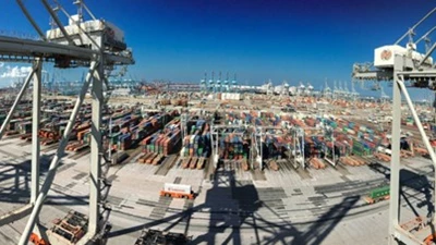 How can air freight improve supply chain optimization?
