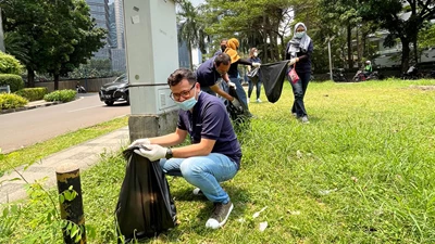 Bertling Indonesia participates in local cleanup session