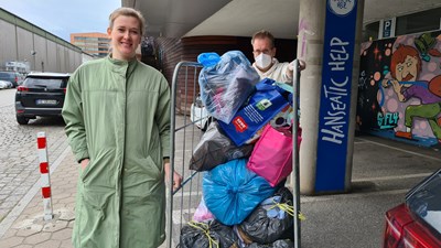 Bertling donates to Hanseatic Help and volunteers in one of their Help Stores